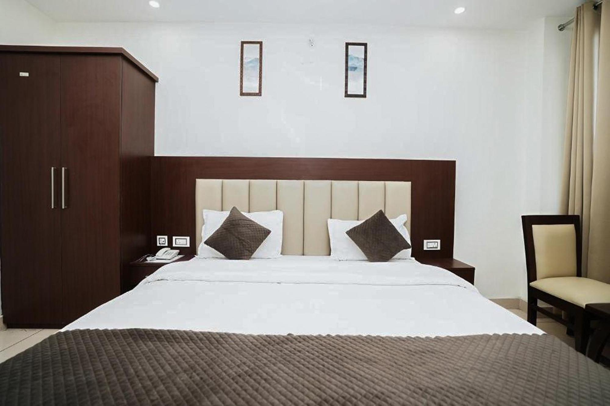 Hotel The 7 Seas Ришикеш Экстерьер фото