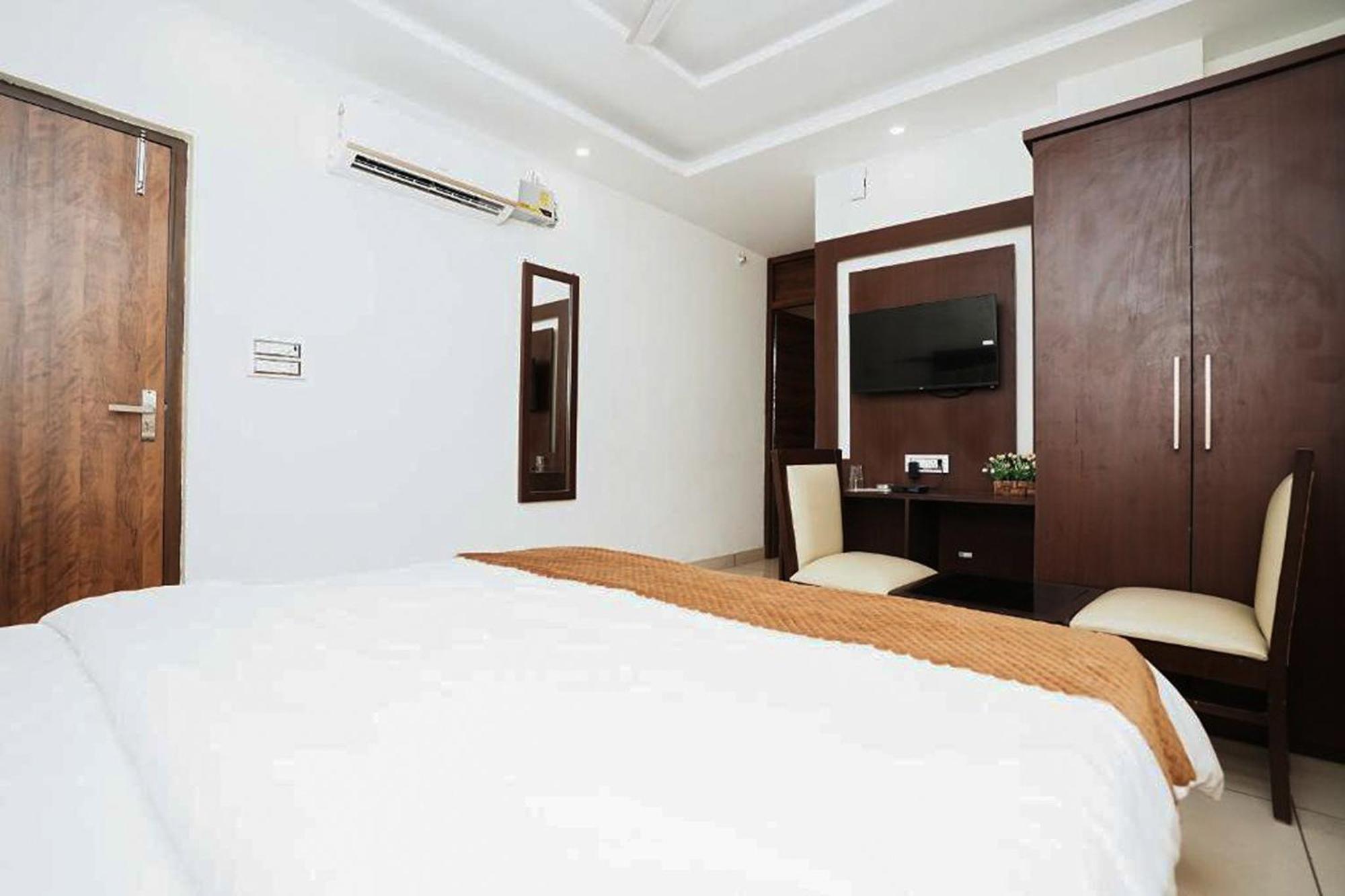 Hotel The 7 Seas Ришикеш Экстерьер фото